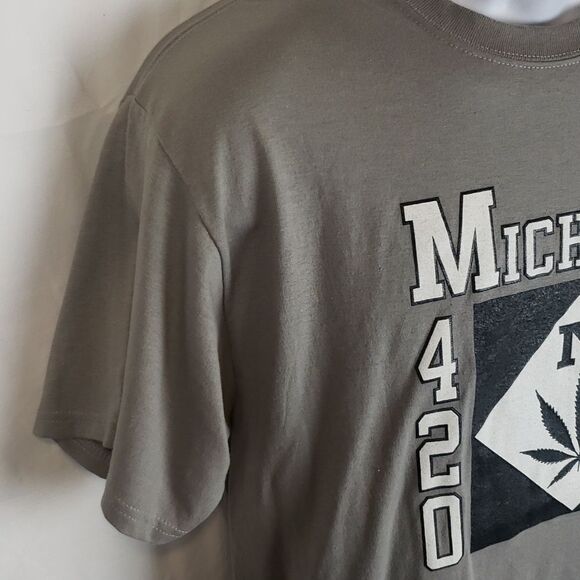 Michigan 420 Road Sign Grey T-Shirt - Picture 4 of 9